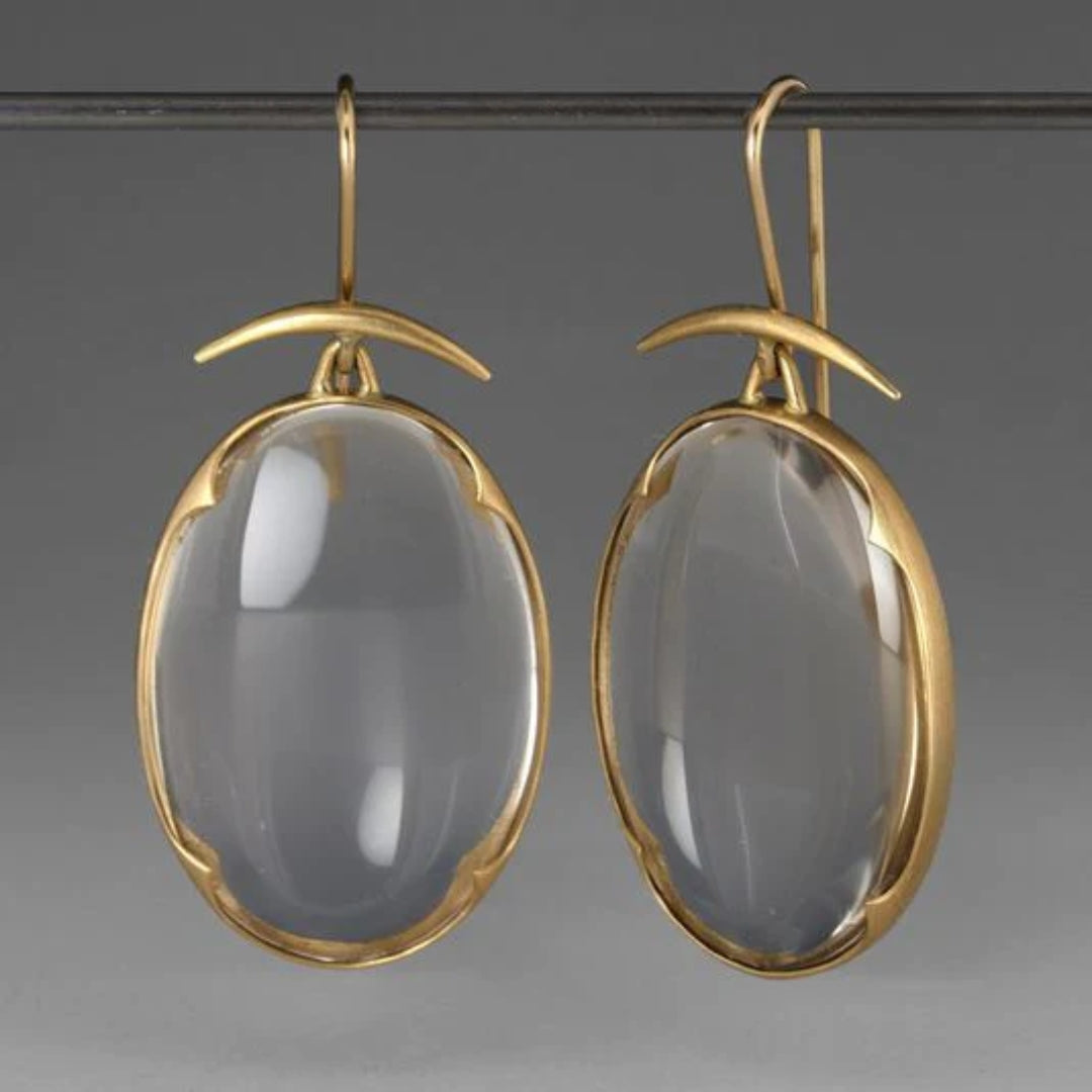 Vintage earrings made of crystal and gold