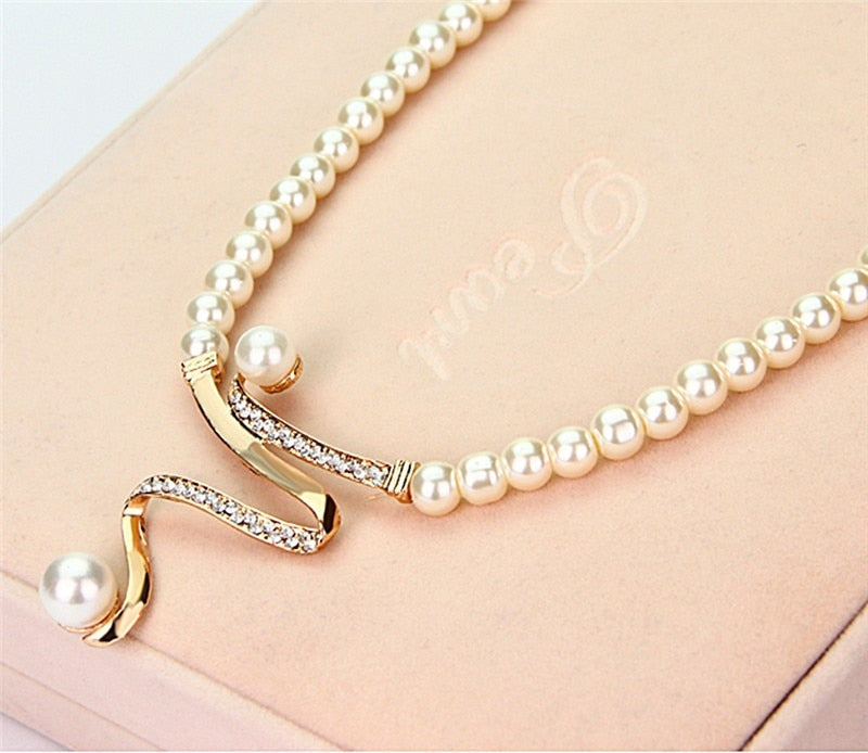 Vintage Pearl Necklace & Earrings Set