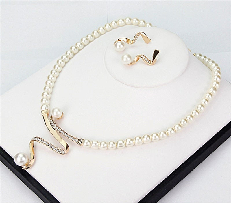 Vintage Pearl Necklace & Earrings Set