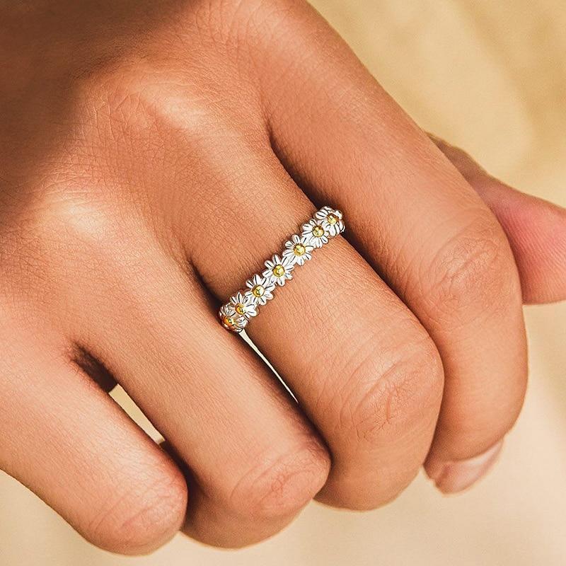 Adjustable Silver Hand Painted Enamel Daisy Ring