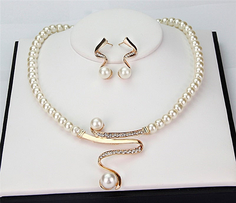Vintage Pearl Necklace & Earrings Set