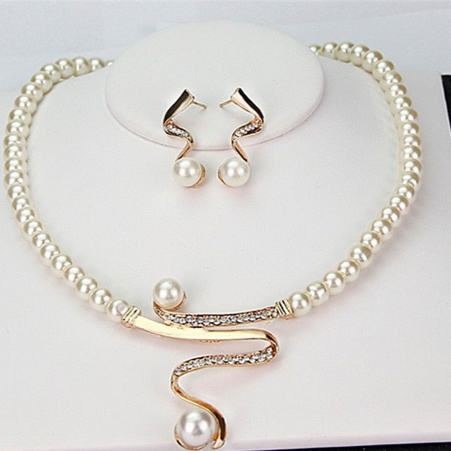 Vintage Pearl Necklace & Earrings Set