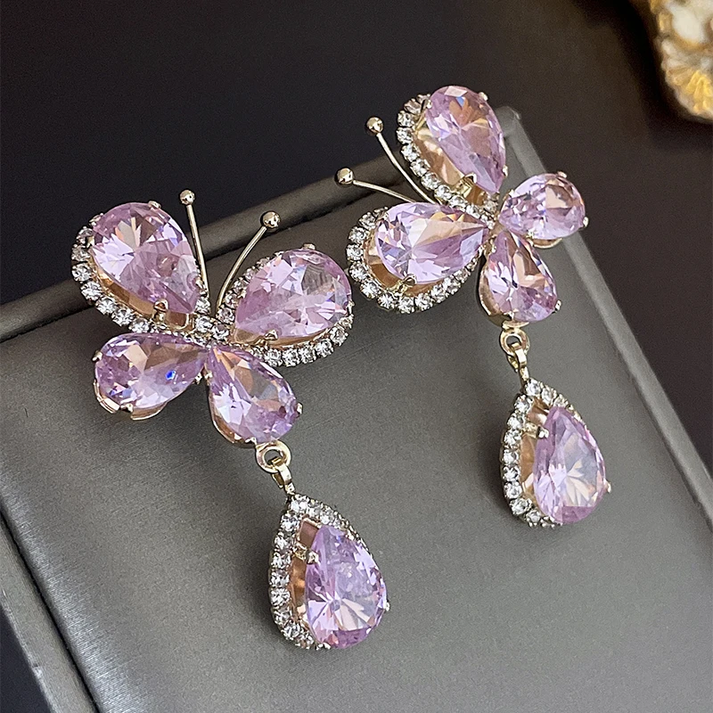 Elegant pink daisy earrings