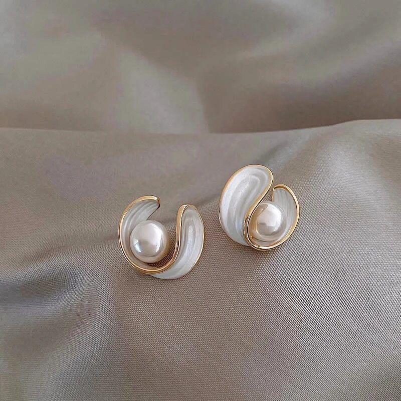 Luxurious White Opal Earrings with Pearls in Golden Color