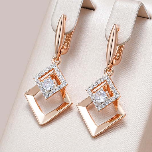 Elegant geometric gold-plated shiny earrings