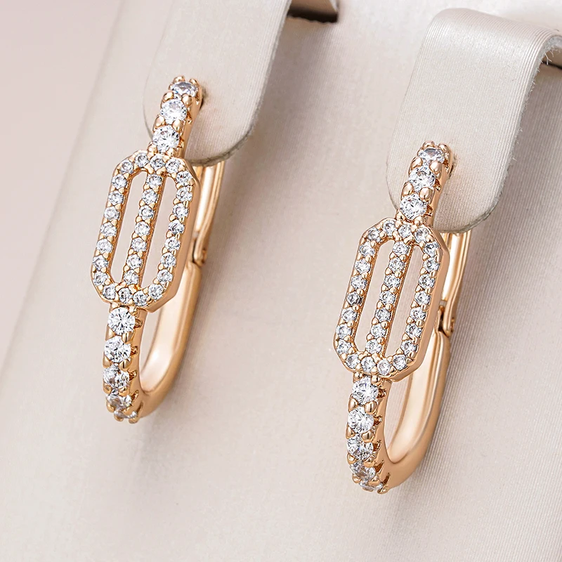 Elegant, shiny gold earrings